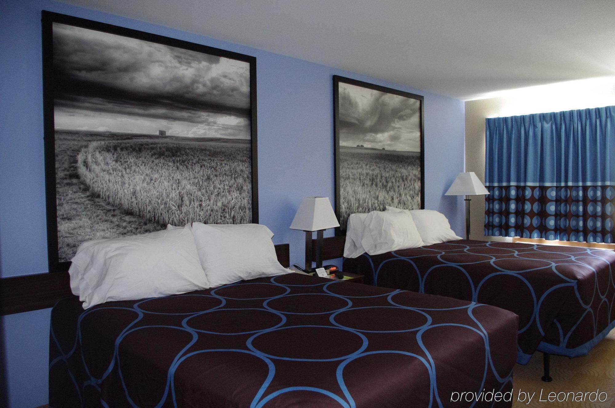 Super 8 By Wyndham Beloit Hotel Exterior foto